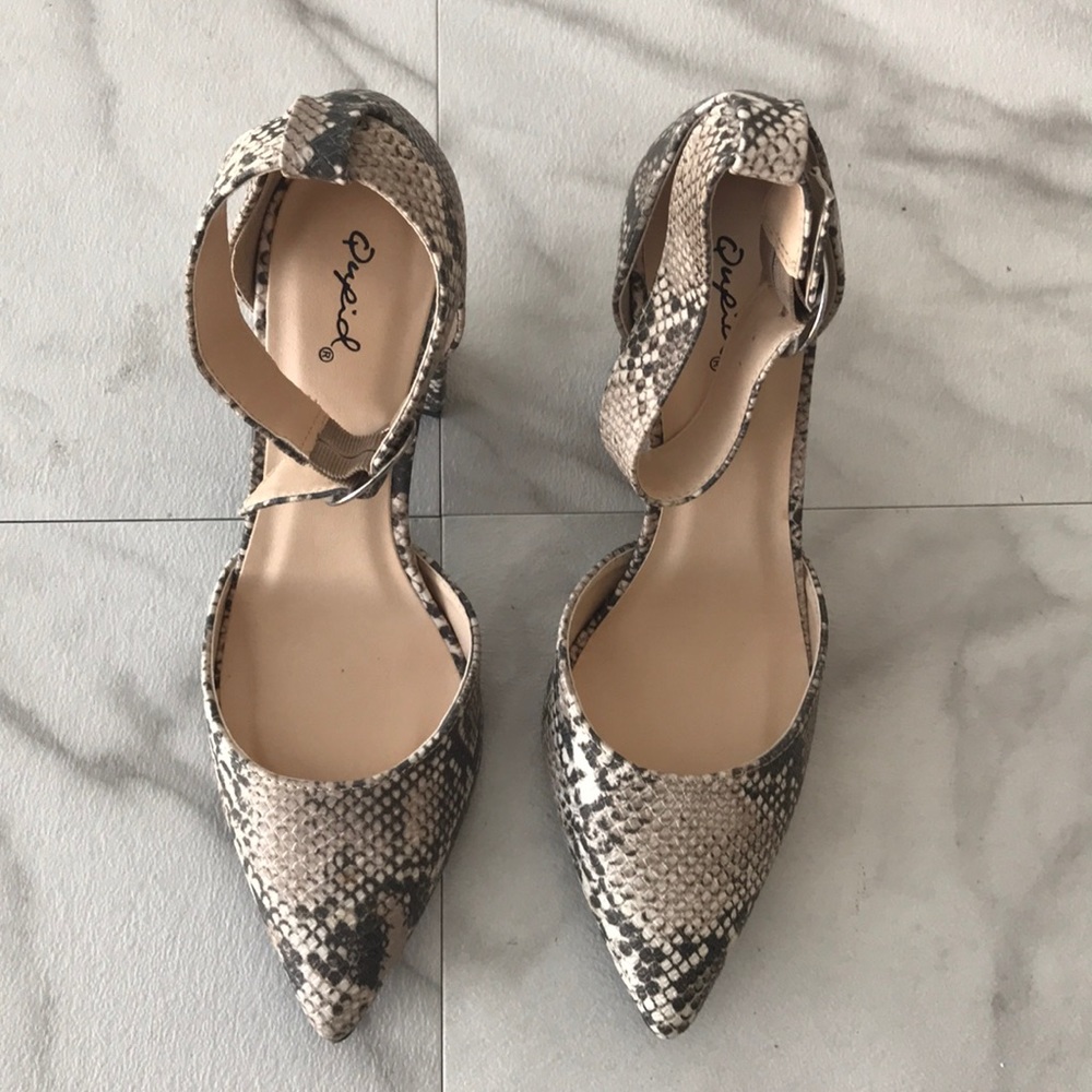 Qupid ankle strap snake print pumps